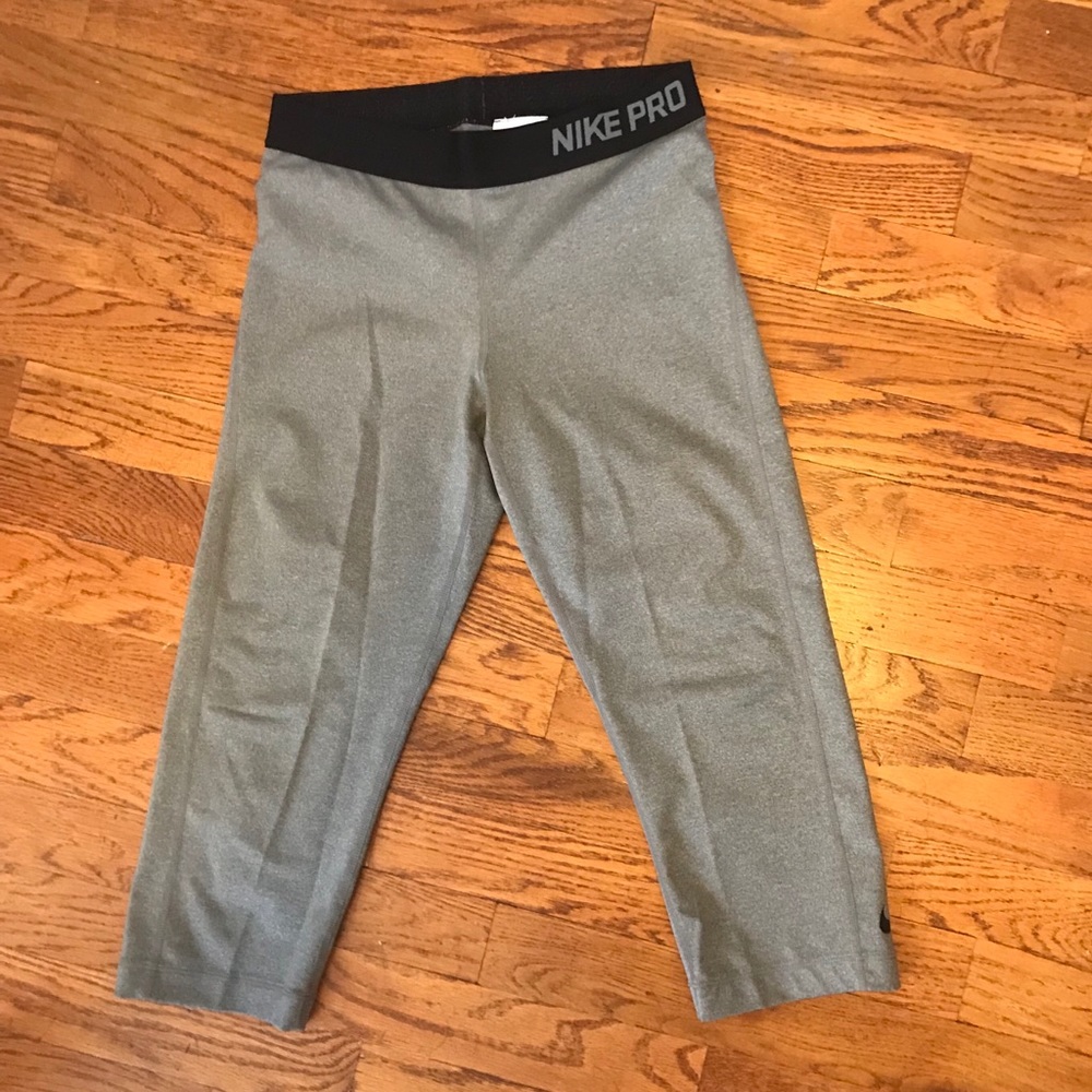 Nike crop tights